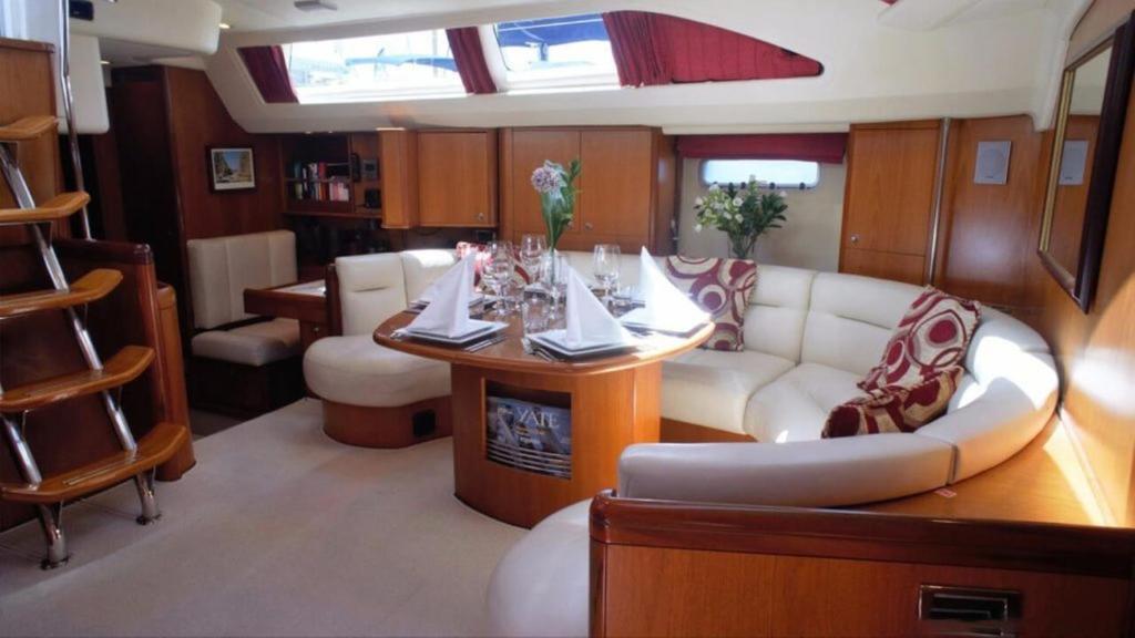 Barco De Lujo En Bateau-hôtel *